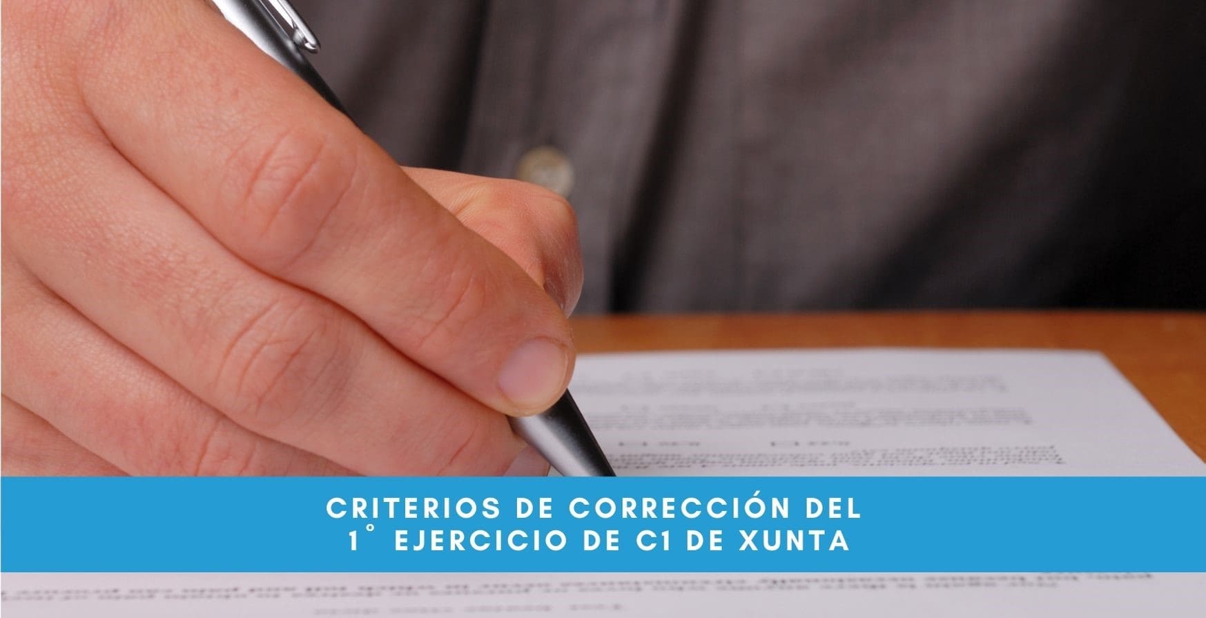 Persona escribiendo