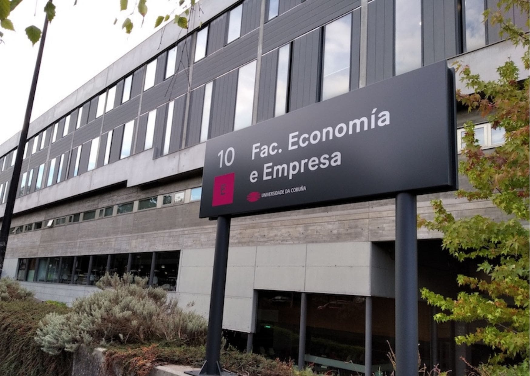 Facultad de Economía y Empresa d