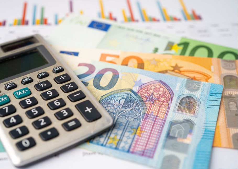 Deducción de dinero