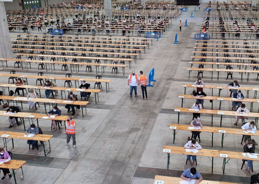 Examen de oposición en Silleda
