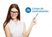 Mujer señalando Listas de contra