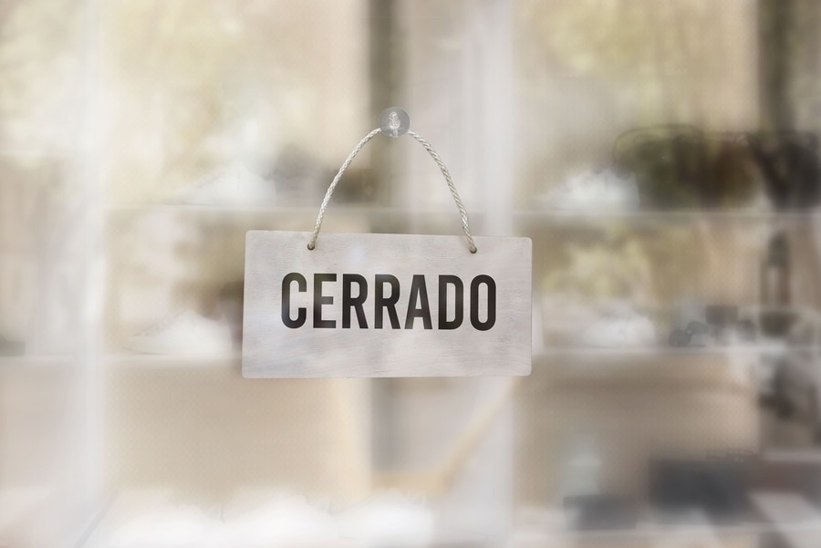 Cartel cerrado