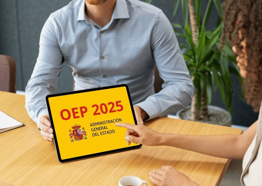 Opositores consultando la OEP 20