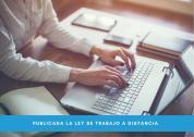 Persona teletrabajando