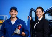 Trabajador mantenimiento y condu